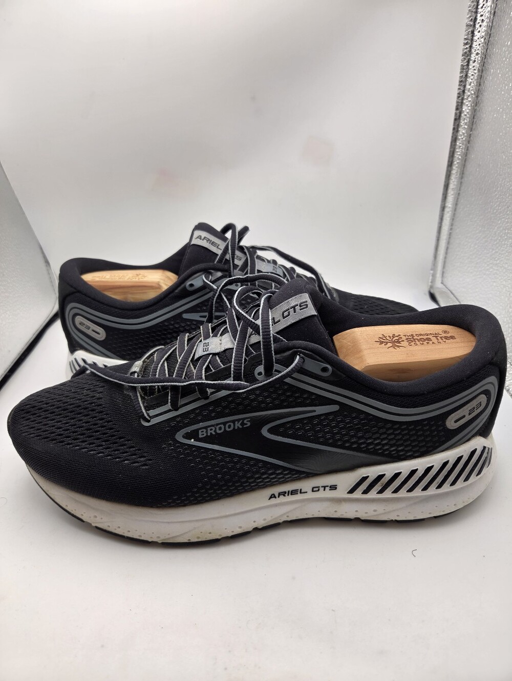 Brooks Ariel GTS 23 Women’s 9.5 Wide Stability Running Shoes - Picture 2 of 10